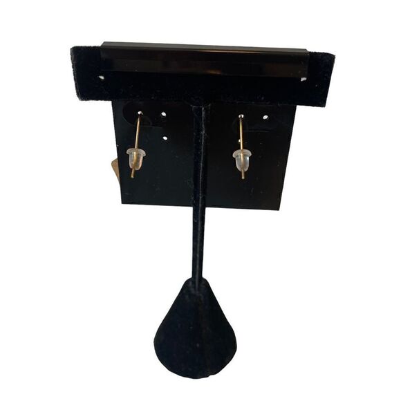 Adorable Matte Gold Toned Dog Drop Earrings. - Picture 5 of 5